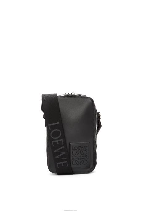 Loewe hombres bolsillo cruzado vertical de piel de becerro satinada LP64613 negro