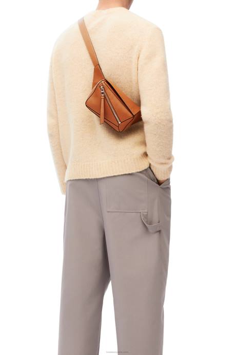 Loewe hombres Riñonera mini puzzle de piel de becerro clásica LP64278 broncearse