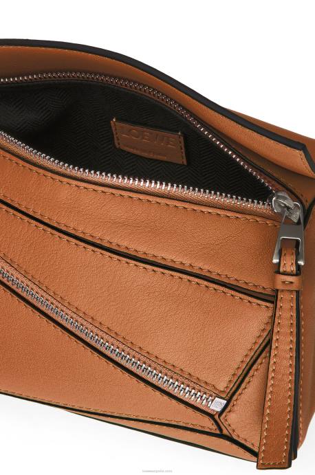 Loewe hombres Riñonera mini puzzle de piel de becerro clásica LP64278 broncearse