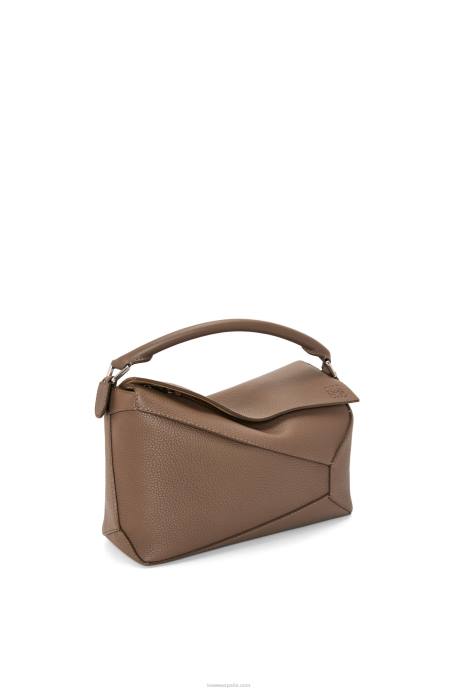 Loewe hombres bolso puzzle edge de piel de becerro granulada LP64541 tundra
