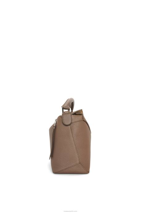 Loewe hombres bolso puzzle edge de piel de becerro granulada LP64541 tundra