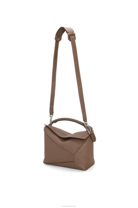 Loewe hombres bolso puzzle edge de piel de becerro granulada LP64541 tundra