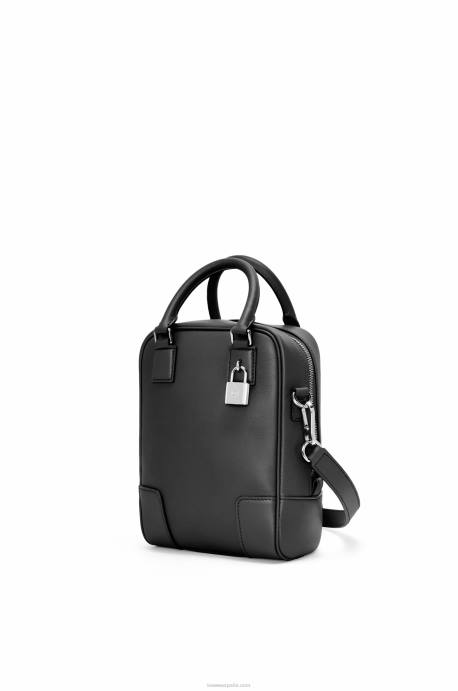Loewe hombres amazona 15 de piel de becerro napa LP64142 negro
