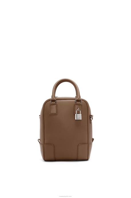 Loewe hombres amazona 15 de piel de becerro napa LP64191 marrón invierno