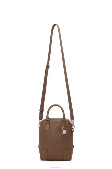 Loewe hombres amazona 15 de piel de becerro napa LP64191 marrón invierno