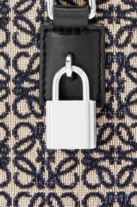 Loewe hombres amazona 15 en anagrama jacquard y piel de becerro LP64144 azul marino/negro