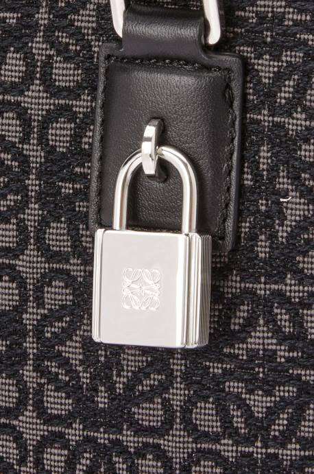 Loewe hombres amazona 15 en anagrama jacquard y piel de becerro LP64147 antracita/negro