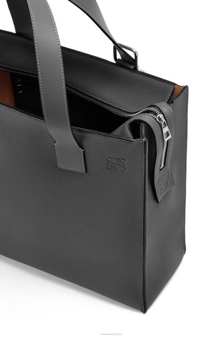 Loewe hombres bolso tote con cremallera y hebilla de suave piel de becerro granulada LP64179 negro