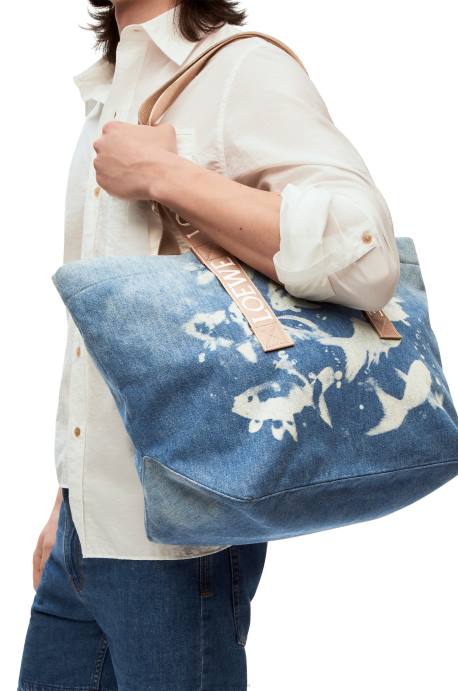 Loewe hombres shopper plegable en denim LP6467 azul claro/naturaleza