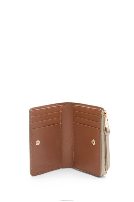 Loewe mujer Cartera fina Fish con cremallera en piel de becerro clásica LP641302 avena ligera
