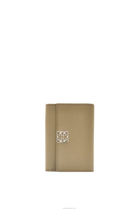 Loewe mujer Cartera vertical pequeña Anagram de piel de becerro granulada LP641291 alcachofa verde