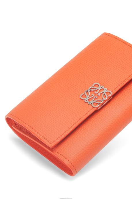 Loewe mujer Cartera vertical pequeña Anagram de piel de becerro granulada LP641292 naranja