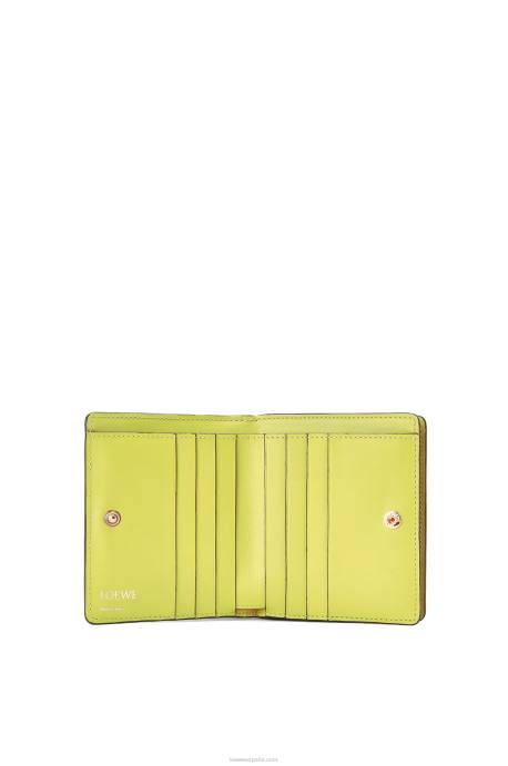 Loewe mujer cartera compacta con cremallera de piel de becerro de seda grabada LP641312 amarillo lima