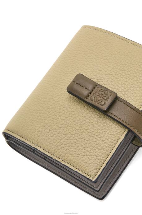 Loewe mujer cartera compacta con cremallera de suave piel de becerro granulada LP641211 verde salvia/verde caqui oscuro