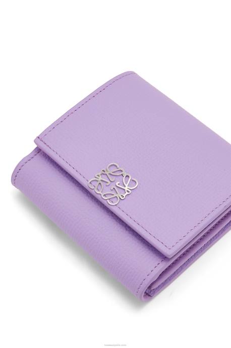 Loewe mujer cartera compacta con solapa anagram de piel de becerro granulada LP641236 malva claro