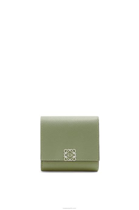 Loewe mujer cartera compacta con solapa anagram de piel de becerro granulada LP641248 Romero
