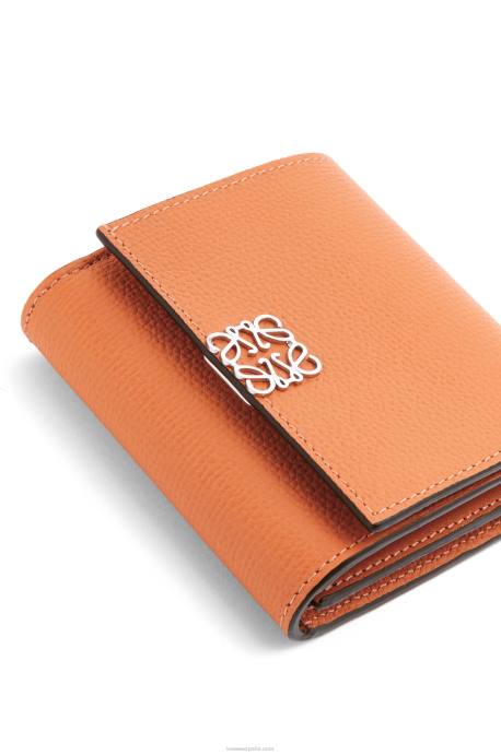 Loewe mujer cartera compacta con solapa anagram de piel de becerro granulada LP641307 Arrecife de coral