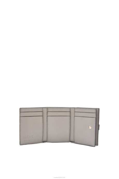 Loewe mujer cartera de tres pliegues en suave piel de becerro granulada LP641209 verde salvia/verde caqui oscuro