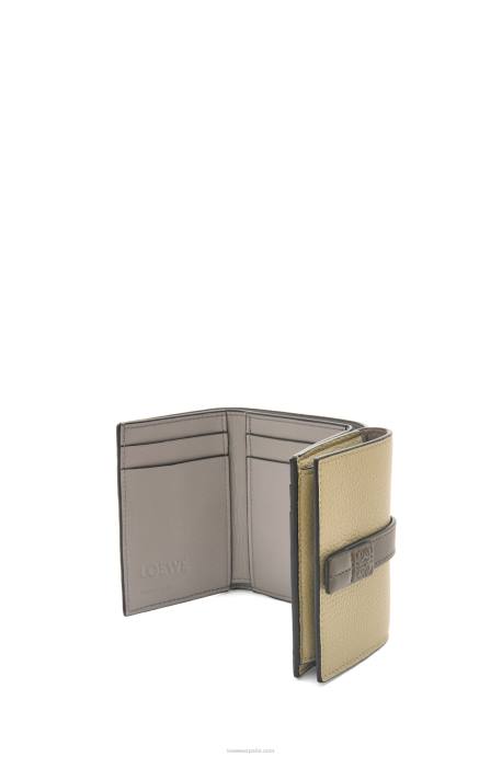 Loewe mujer cartera de tres pliegues en suave piel de becerro granulada LP641209 verde salvia/verde caqui oscuro