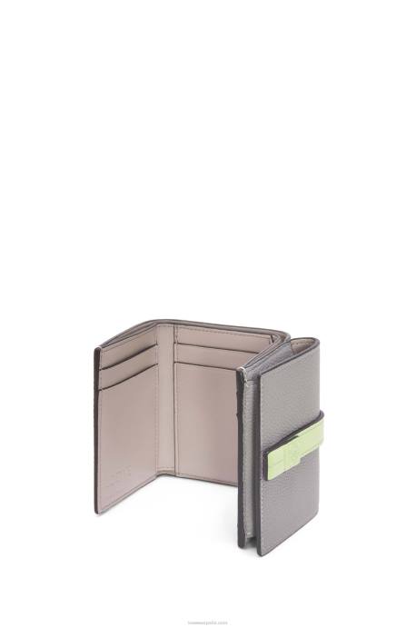 Loewe mujer cartera de tres pliegues en suave piel de becerro granulada LP641250 gris perla/verde pálido claro