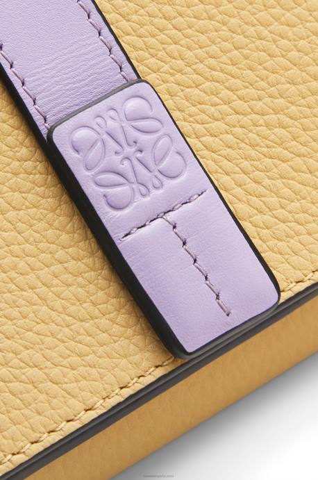 Loewe mujer cartera de tres pliegues en suave piel de becerro granulada LP641266 mantequilla oscura/malva