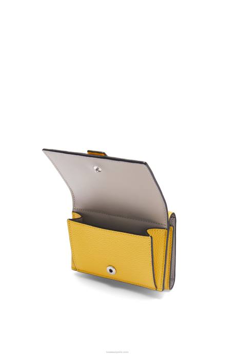 Loewe mujer cartera de tres pliegues en suave piel de becerro granulada LP641284 amarillo/verde arcilla