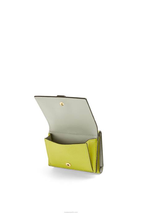Loewe mujer cartera de tres pliegues en suave piel de becerro granulada LP641311 amarillo lima/verde aguacate