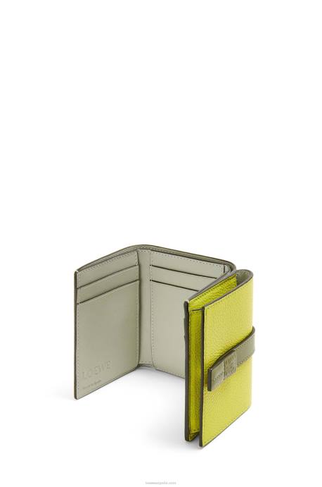 Loewe mujer cartera de tres pliegues en suave piel de becerro granulada LP641311 amarillo lima/verde aguacate