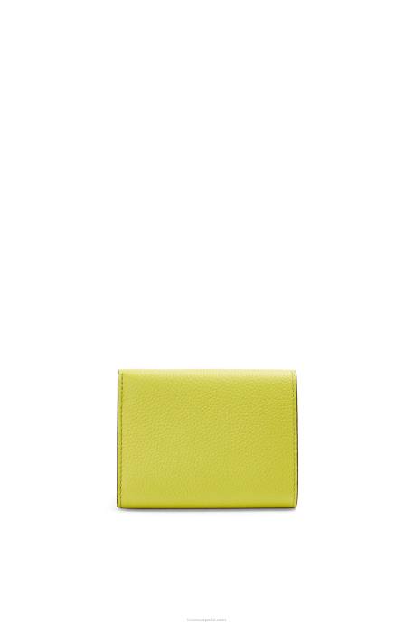 Loewe mujer cartera de tres pliegues en suave piel de becerro granulada LP641311 amarillo lima/verde aguacate