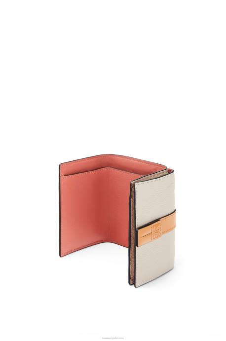 Loewe mujer cartera de tres pliegues en suave piel de becerro granulada LP641315 avena ligera/miel