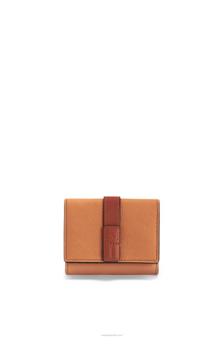 Loewe mujer cartera de tres pliegues en suave piel de becerro granulada LP641316 caramelo claro/pacana