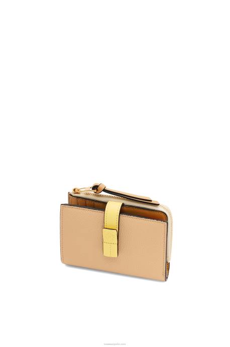 Loewe mujer cartera plegable fina con cremallera de piel de becerro granulada suave LP641265 mantequilla/limón pálido