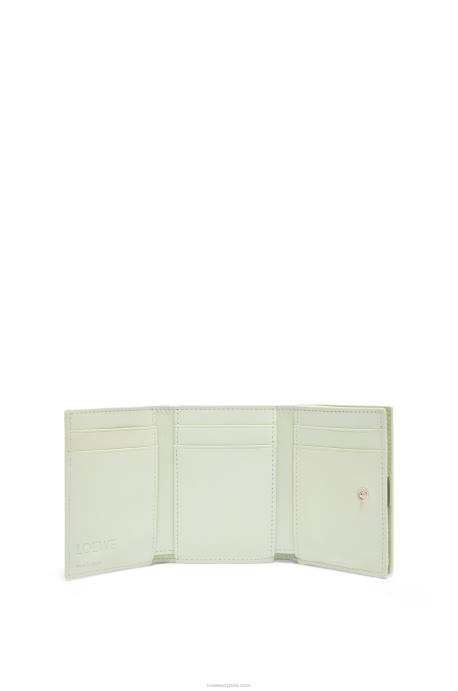 Loewe mujer cartera triple con anagrama de piel de becerro granulada LP641232 celadón claro