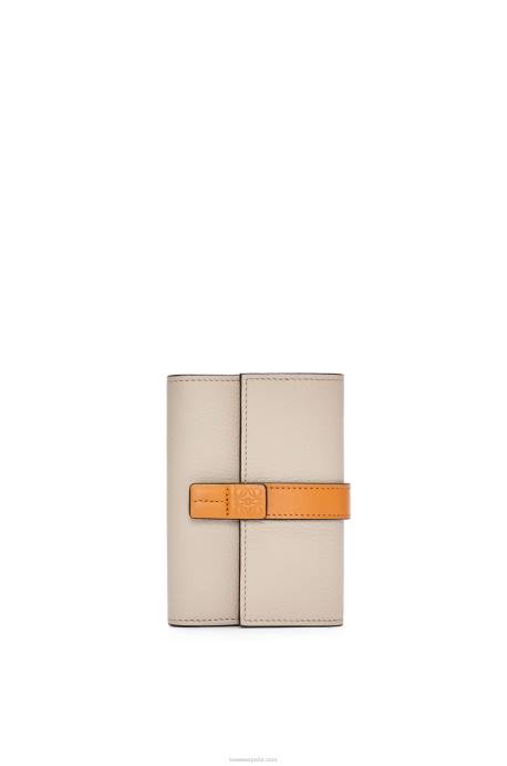 Loewe mujer cartera vertical pequeña de piel de becerro granulada suave LP641221 avena ligera/miel