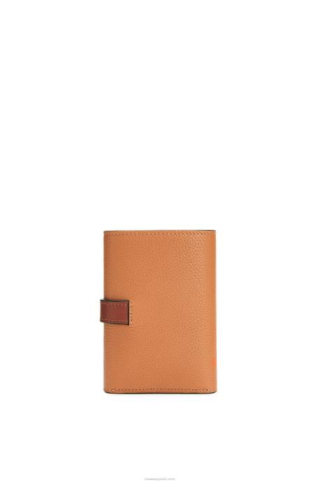 Loewe mujer cartera vertical pequeña de piel de becerro granulada suave LP641256 caramelo claro/pacana