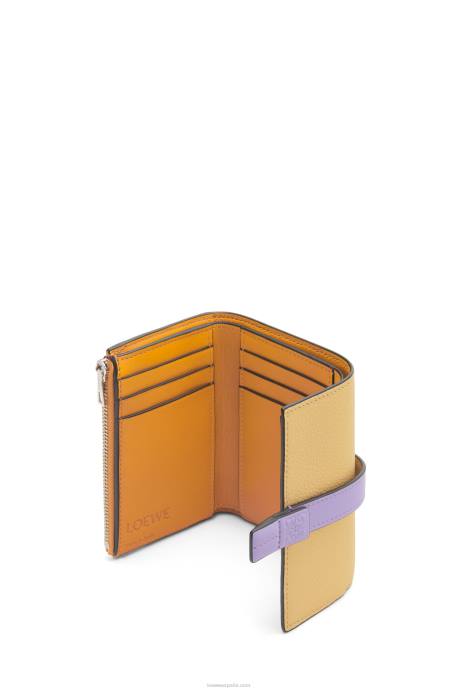 Loewe mujer cartera vertical pequeña de piel de becerro granulada suave LP641267 mantequilla oscura/malva