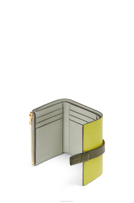 Loewe mujer cartera vertical pequeña de piel de becerro granulada suave LP641310 amarillo lima/verde aguacate