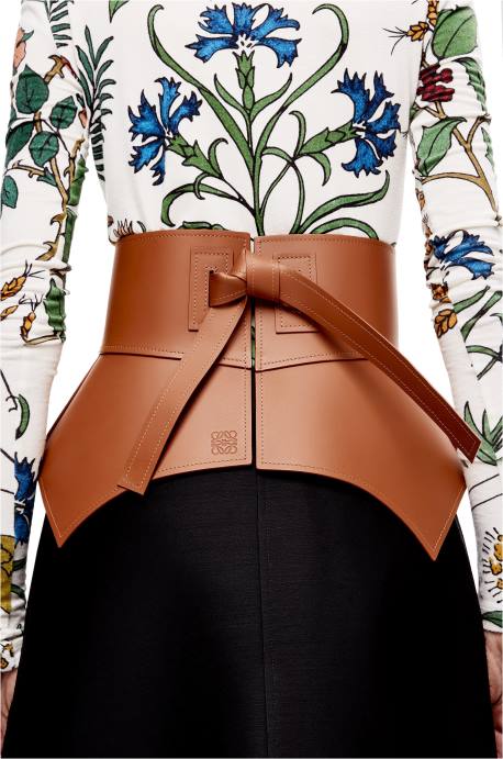 Loewe mujer cinturón obi de napa LP641153 broncearse