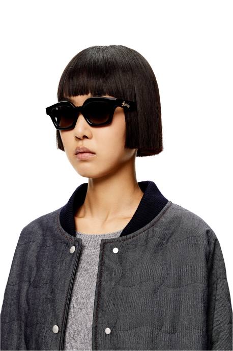 Loewe mujer gafas de sol browline pequeñas de acetato LP641483 negro brillante