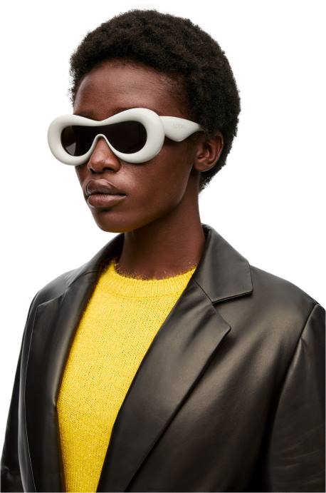 Loewe mujer gafas de sol con máscara hinchable de nailon LP641499 gris