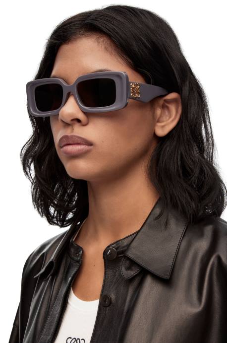 Loewe mujer lentes de sol rectangulares en acetato LP641477 lila polvorienta