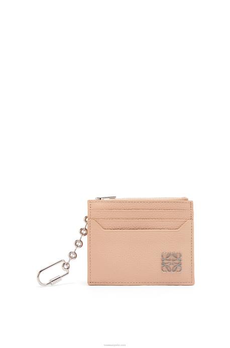 Loewe mujer tarjetero cuadrado con anagrama de piel de becerro granulada con cadena LP641368 desnudo