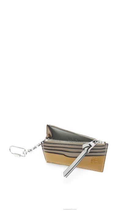 Loewe mujer tarjetero cuadrado de suave piel de becerro graneada con cadena LP641382 verde laurel/ocre