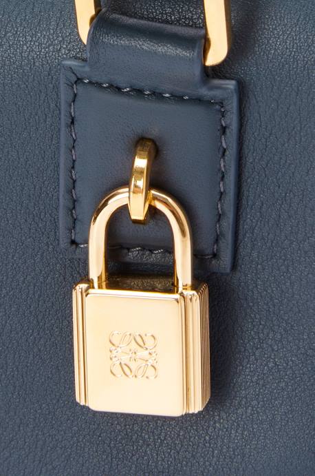 Loewe mujer Bolso amazona 16 cuadrado de piel de becerro napa LP64158 azul ónix