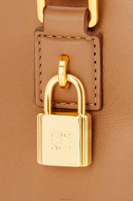 Loewe mujer Bolso amazona 16 cuadrado de piel de becerro napa LP64164 cálido desierto