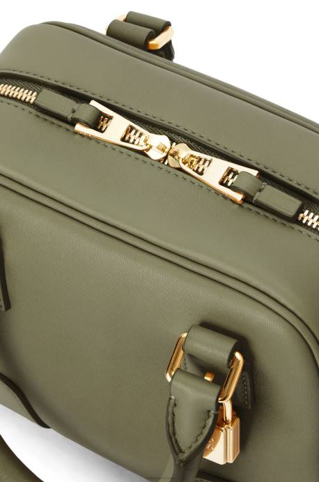 Loewe mujer Bolso amazona 16 cuadrado de piel de becerro napa LP64165 aguacate verde