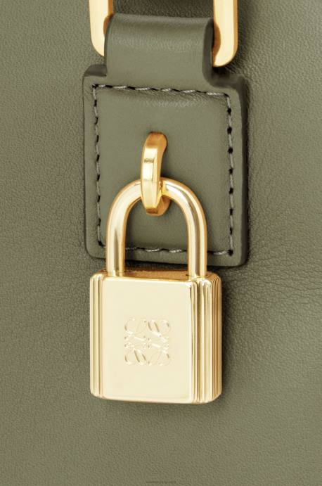 Loewe mujer Bolso amazona 16 cuadrado de piel de becerro napa LP64165 aguacate verde