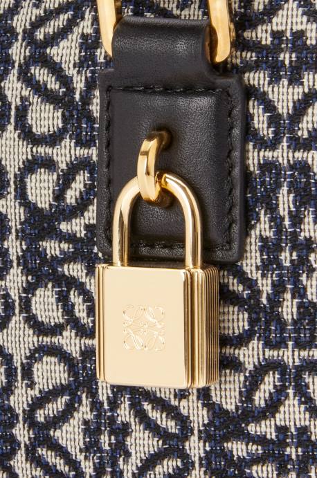 Loewe mujer Bolso amazona 16 square en jacquard anagrama y piel de becerro LP64139 azul marino/negro