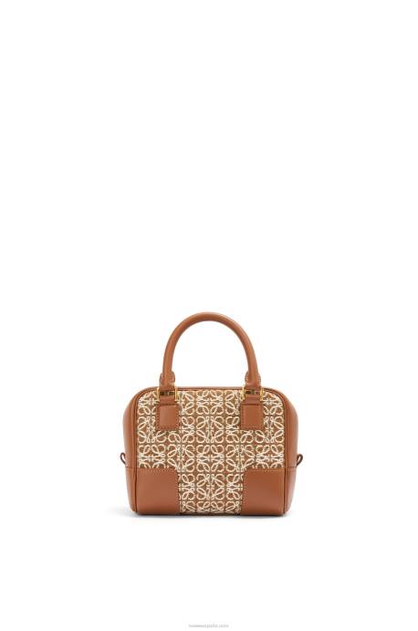 Loewe mujer Bolso amazona 16 square en jacquard anagrama y piel de becerro LP64163 bronceado/pacana