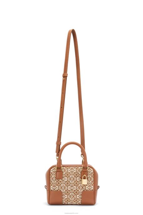 Loewe mujer Bolso amazona 16 square en jacquard anagrama y piel de becerro LP64163 bronceado/pacana